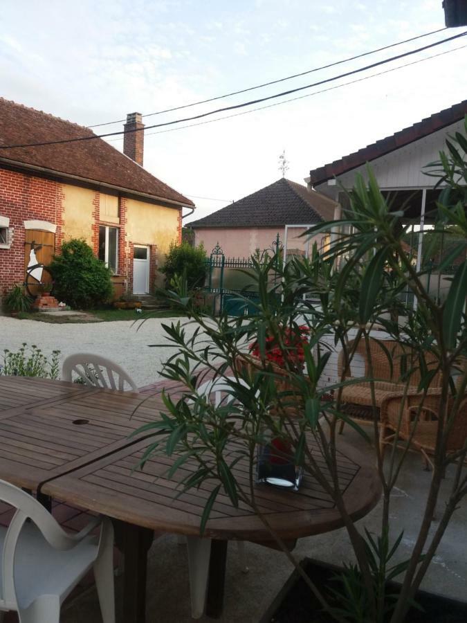 Campagn'Arts Bed & Breakfast Villechétif Eksteriør bilde
